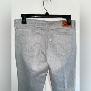 Levi’s Women’s Skinny Grey Pants Size 27